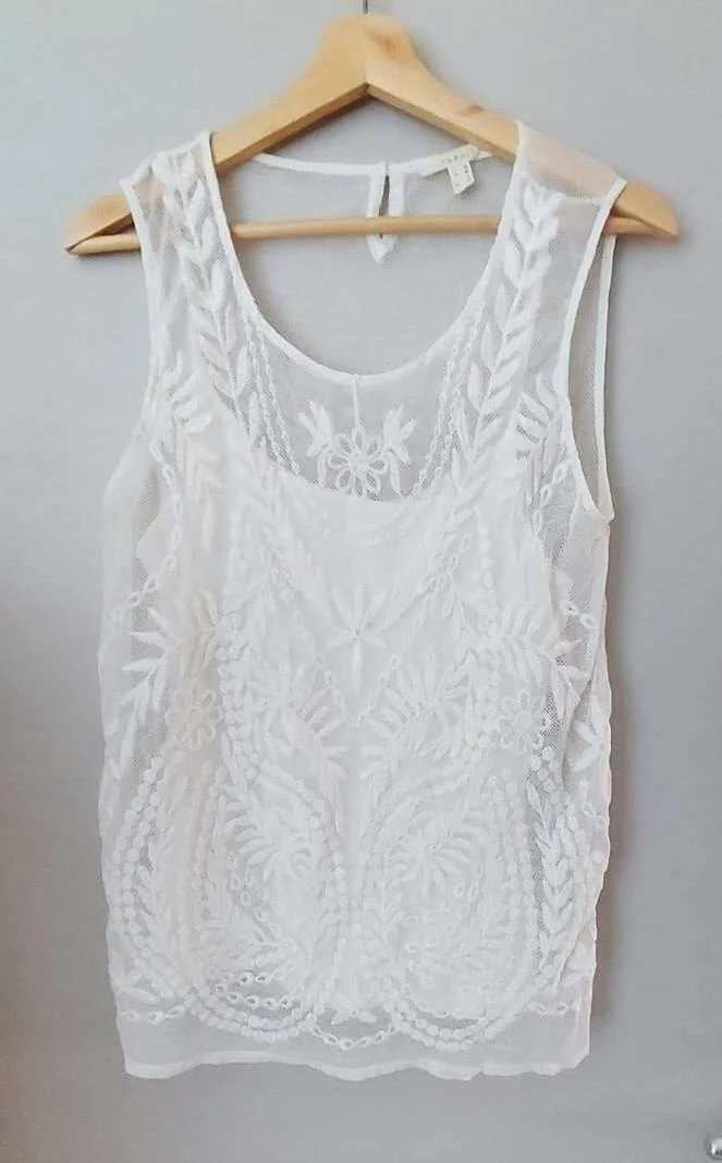 Esprit witte kanten top zonder mouwen, maat M
